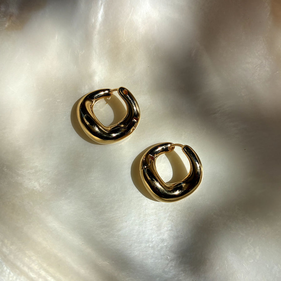 Shoshana Twisted Hoop