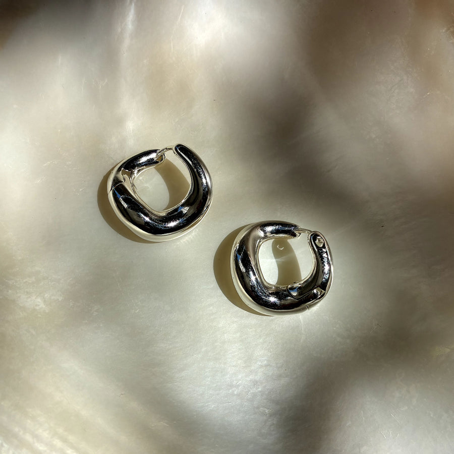 Shoshana Twisted Hoop